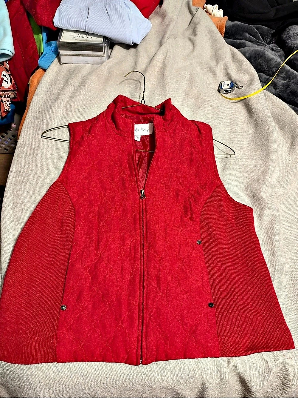 Relativity Red Quilted Zip Vest Size XL